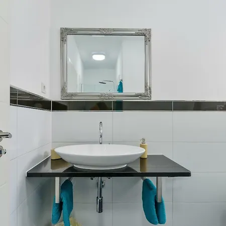 Olujic Apartman Vir