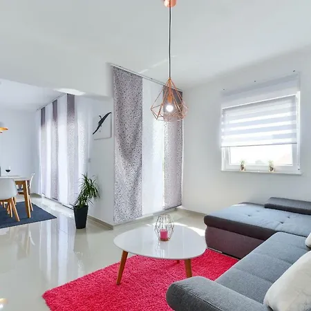 Olujic Apartman Vir