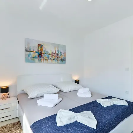 Olujic Apartman Vir