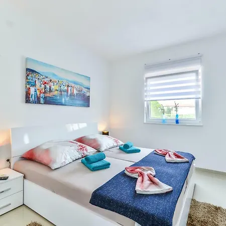 Olujic Apartment Vir