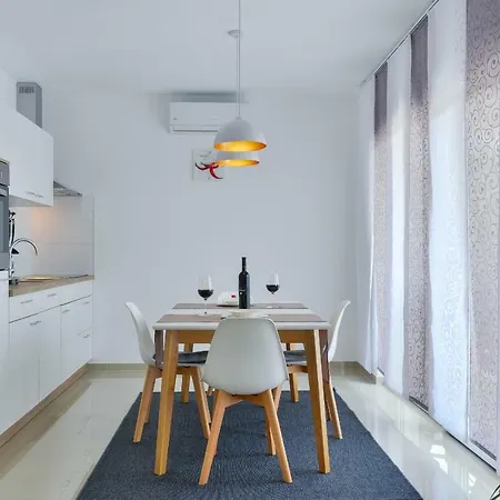 Apartment Olujic Vir